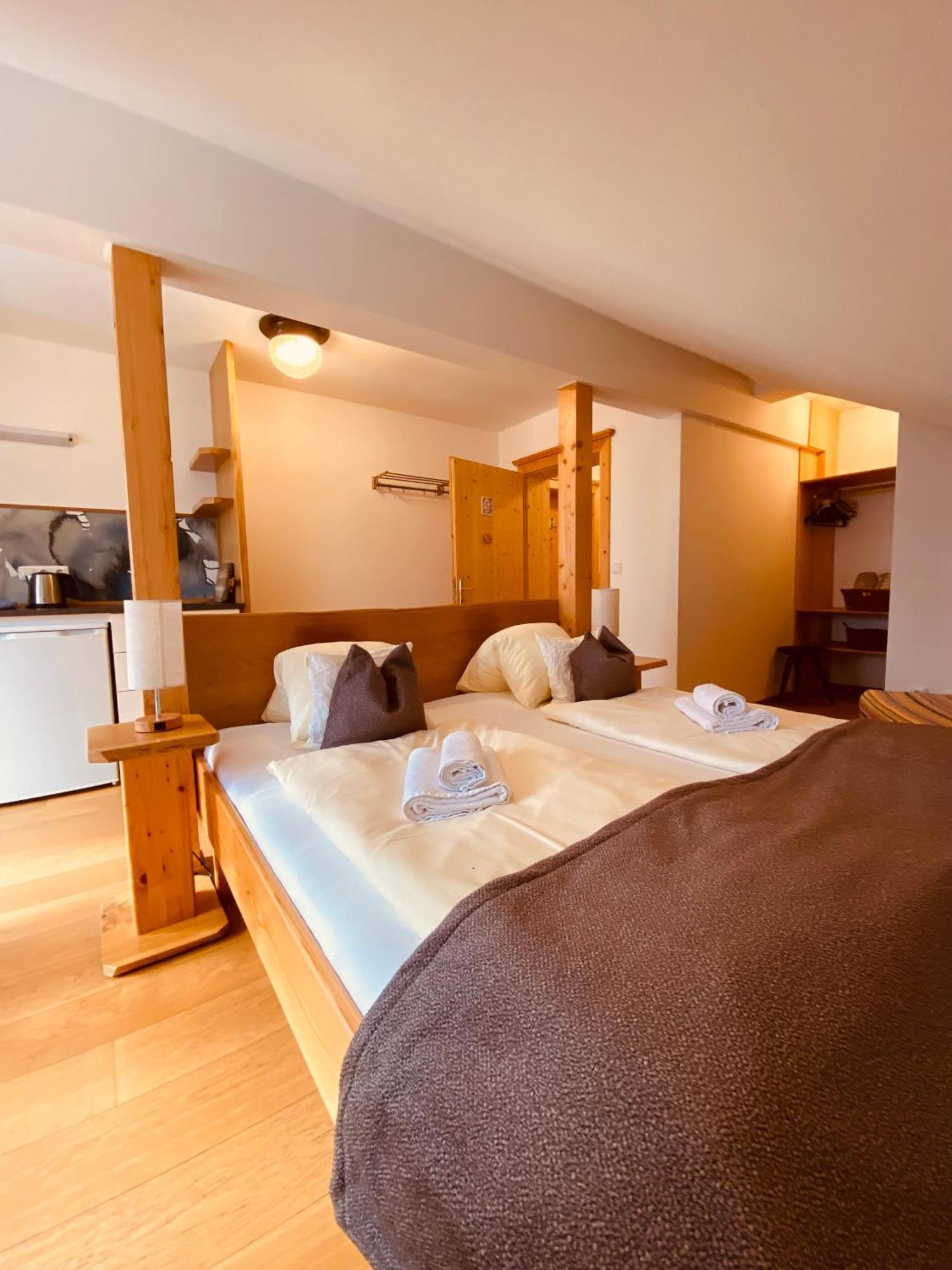 Pension Hallberg ฮัลล์สตัทท์ ภายนอก รูปภาพ